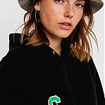 Urban_Outfitters_2823929.jpg