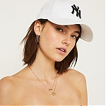 Urban_Outfitters_288629.jpg