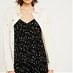 Urban_Outfitters_282029.jpg