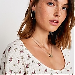 Urban_Outfitters_2824429.jpg